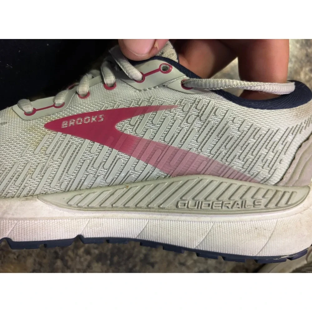 Brooks Addiction GTS 15 Womens Running Shoes Grey Pink 1203521B054 Size 9 B